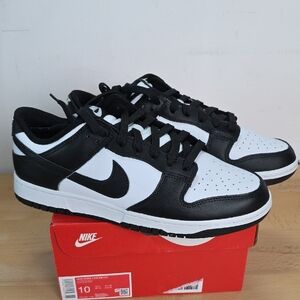 Nike Black and White Low-Top Sneakers